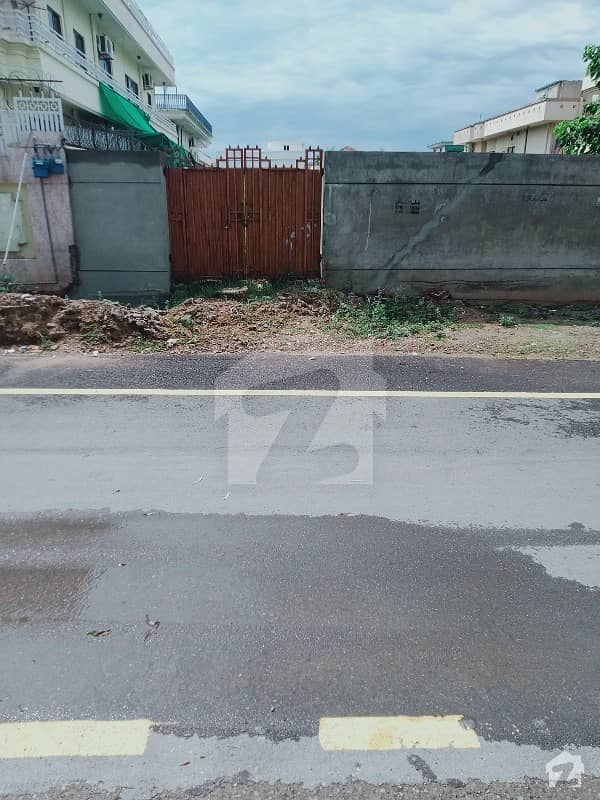 F11/2 600 Sq Yd Ideal Location Plot For Sale