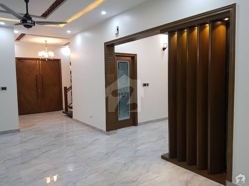 House Of 10 Marla In Madina Town For Rent