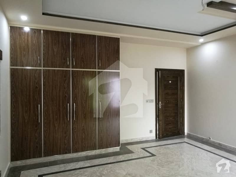 ملٹری اکاؤنٹس ہاؤسنگ سوسائٹی لاہور میں 5 کمروں کا 8 مرلہ مکان 1.96 کروڑ میں برائے فروخت۔