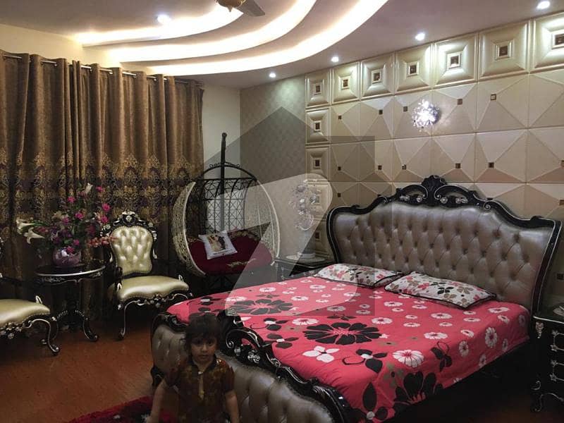 ڈی ایچ اے فیز 5 ڈیفنس (ڈی ایچ اے) لاہور میں 6 کمروں کا 1 کنال مکان 3.5 لاکھ میں کرایہ پر دستیاب ہے۔