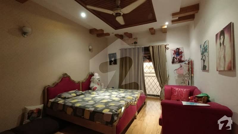 ای ایم ای سوسائٹی ۔ بلاک ایچ ای ایم ای سوسائٹی لاہور میں 5 کمروں کا 1 کنال مکان 5.5 کروڑ میں برائے فروخت۔