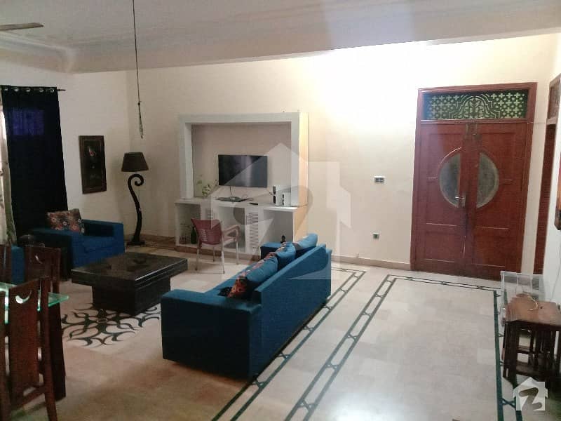 1 Kanal Beautiful House For Rent