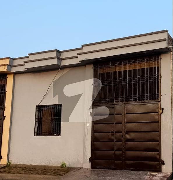 چک شاہانہ روڈ خانیوال میں 2 کمروں کا 4 مرلہ مکان 19.5 لاکھ میں برائے فروخت۔