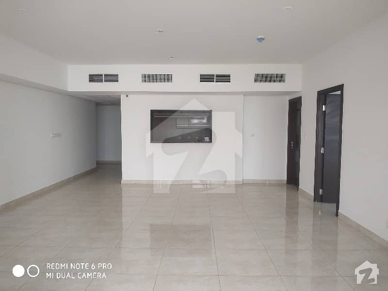 Proper Sea Facing  Higher Floor 1 Bedroom Flat With Lounge  Spacious Kitchen And Washroom With Maid Room