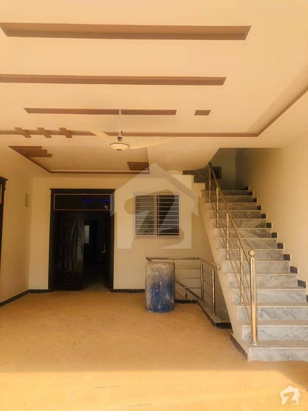 ممتاز کالونی راولپنڈی میں 8 کمروں کا 10 مرلہ مکان 2.3 کروڑ میں برائے فروخت۔