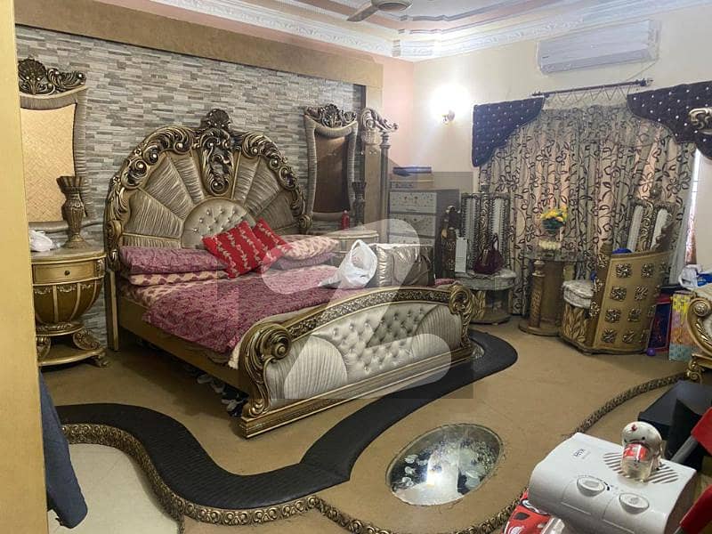 ڈی ایچ اے فیز 4 ڈی ایچ اے کراچی میں 4 کمروں کا 12 مرلہ مکان 6.5 کروڑ میں برائے فروخت۔