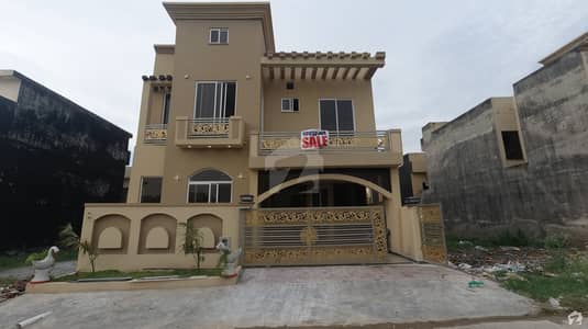 7 Marla Brand New Luxury House For Sale In Beautiful Location 7 Marla Brand New Luxury House For Sale In Beautiful Location