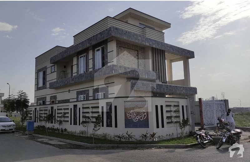 ڈی سی کالونی - مہران بلاک ڈی سی کالونی گوجرانوالہ میں 5 کمروں کا 10 مرلہ مکان 3 کروڑ میں برائے فروخت۔