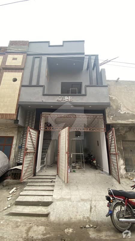 علی ہاؤسنگ کالونی فیصل آباد میں 4 کمروں کا 3 مرلہ مکان 80 لاکھ میں برائے فروخت۔
