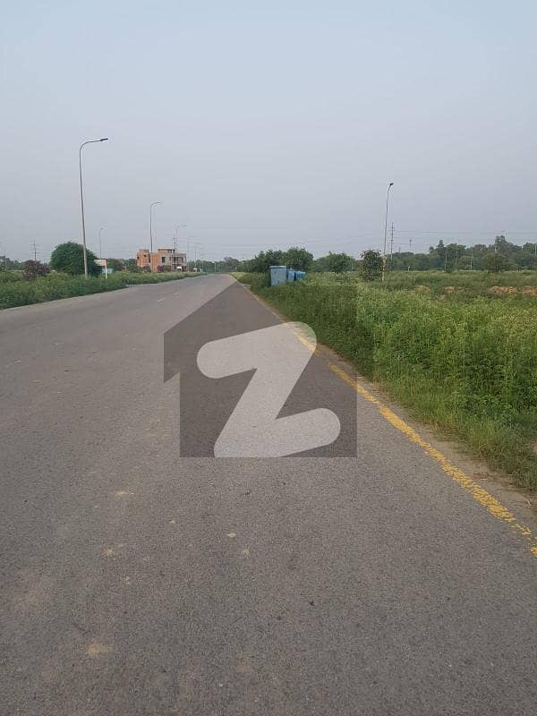 ڈی ایچ اے فیز 8 - بلاک ایل ڈی ایچ اے فیز 8 ڈیفنس (ڈی ایچ اے) لاہور میں 1 کنال رہائشی پلاٹ 3.5 کروڑ میں برائے فروخت۔