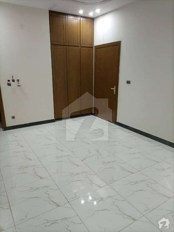 400 Square Feet Flat For Rent In Bahria Enclave - Sector A