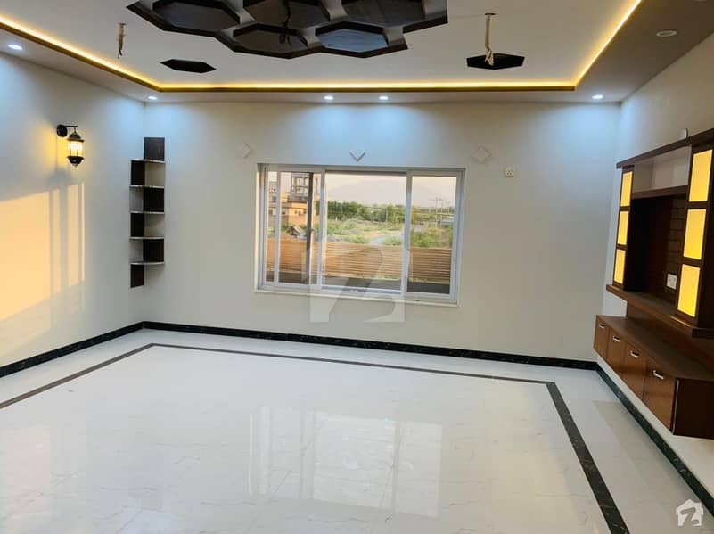5 Marla Pair House Available In Regi Model Town For Sale