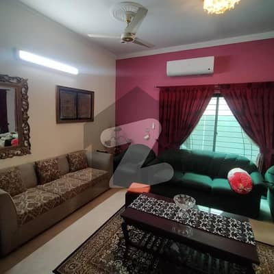 پی آئی اے ہاؤسنگ سکیم ۔ بلاک اے1 پی آئی اے ہاؤسنگ سکیم لاہور میں 5 کمروں کا 17 مرلہ مکان 3.3 کروڑ میں برائے فروخت۔