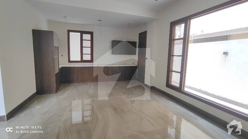 5 Bed Dd Brand New Townhouse 200 Sq. yards For Rent