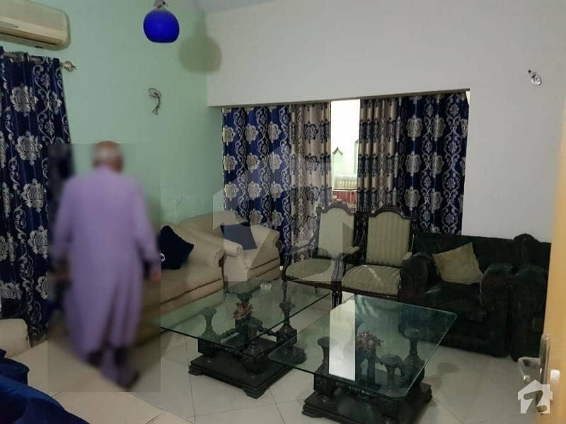 یو ای ٹی ہاؤسنگ سوسائٹی لاہور میں 3 کمروں کا 1 کنال مکان 2.35 کروڑ میں برائے فروخت۔