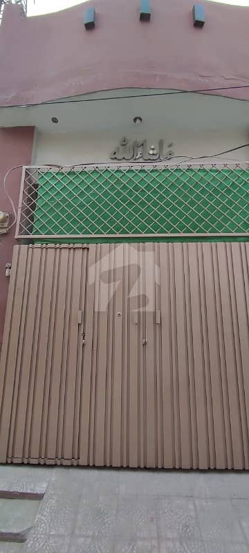 زبیر کالونی فیصل آباد میں 2 کمروں کا 6 مرلہ مکان 30 ہزار میں کرایہ پر دستیاب ہے۔ زبیر کالونی فیصل آباد میں 2 کمروں کا 6 مرلہ مکان 30 ہزار میں کرایہ پر دستیاب ہے۔