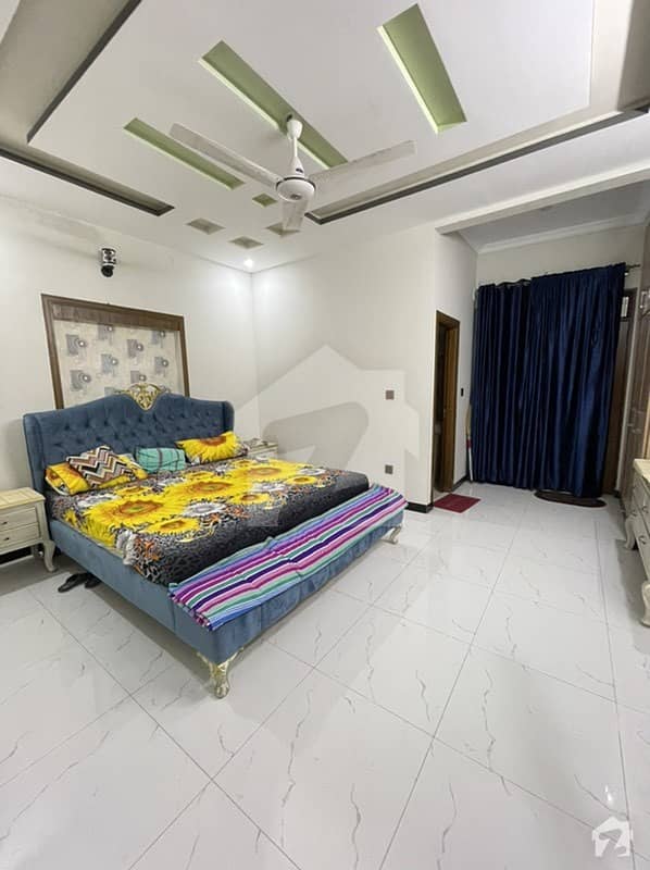 جناح گارڈنز ایف ای سی ایچ ایس اسلام آباد میں 5 کمروں کا 8 مرلہ مکان 2 کروڑ میں برائے فروخت۔