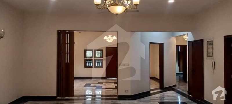 Saparate Gate 1st Floor Portion Available For Rent