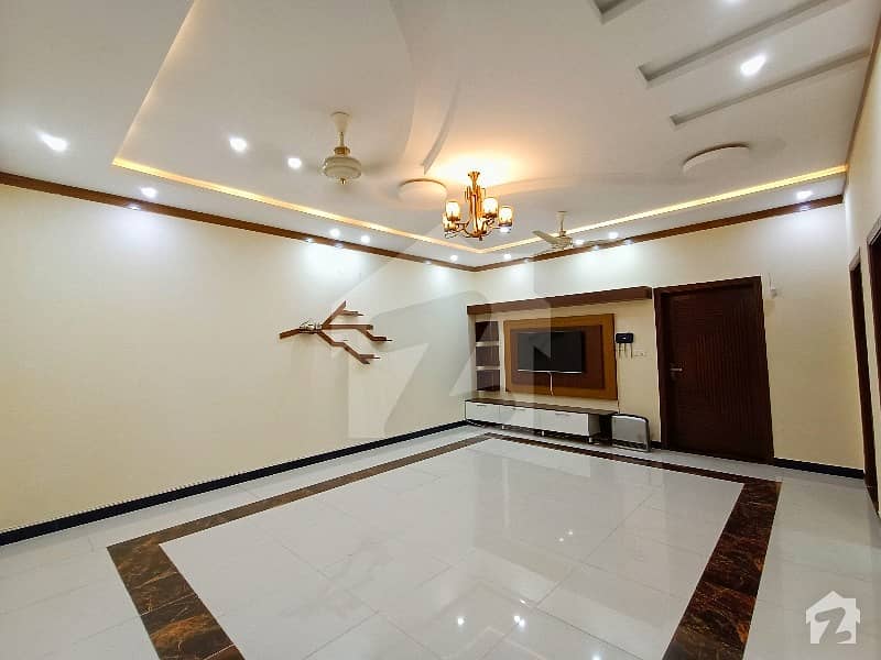 10 Marla Brand New Luxury Upper Portion For Rent In Overseas Sector
