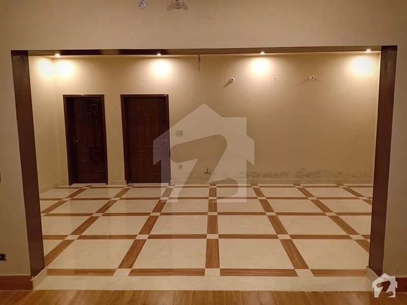 Idyllic Upper Portion Available In Gul-E-Damin For Rent