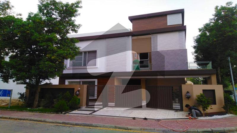12 Marla Corner House For Rent In Jasmine Block Bahria Town Lahore
