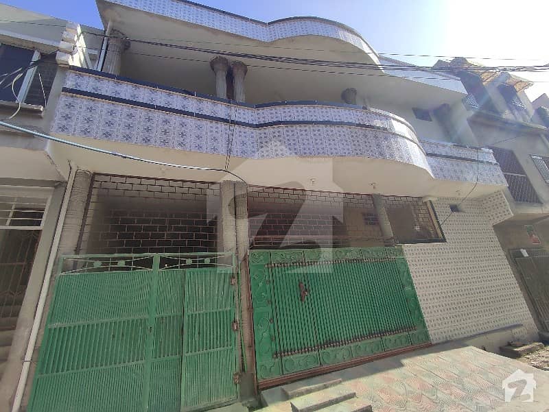 نصیر آباد آئی ۔ 13 اسلام آباد میں 5 کمروں کا 4 مرلہ مکان 90 لاکھ میں برائے فروخت۔