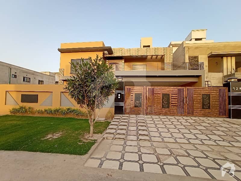 1 Kanal Beautiful Brand New Park Facing House For Sale In Mda