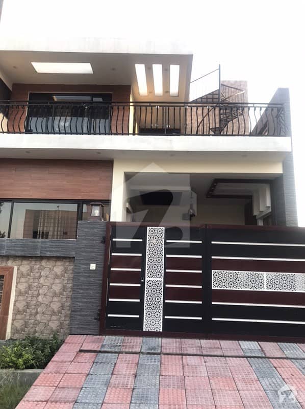 سٹی ہاؤسنگ سکیم جہلم میں 5 کمروں کا 7 مرلہ مکان 1.8 کروڑ میں برائے فروخت۔