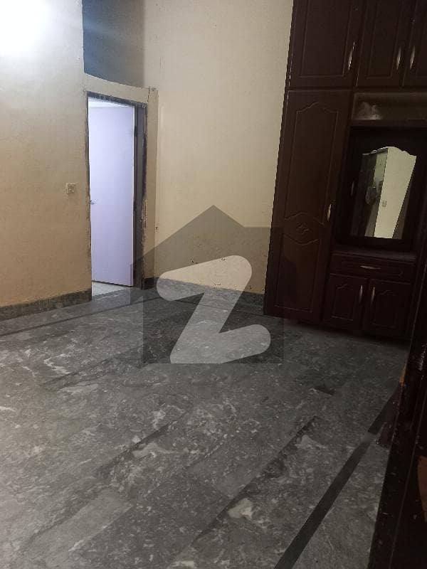 اعوان ٹاؤن لاہور میں 3 کمروں کا 4 مرلہ مکان 75 لاکھ میں برائے فروخت۔