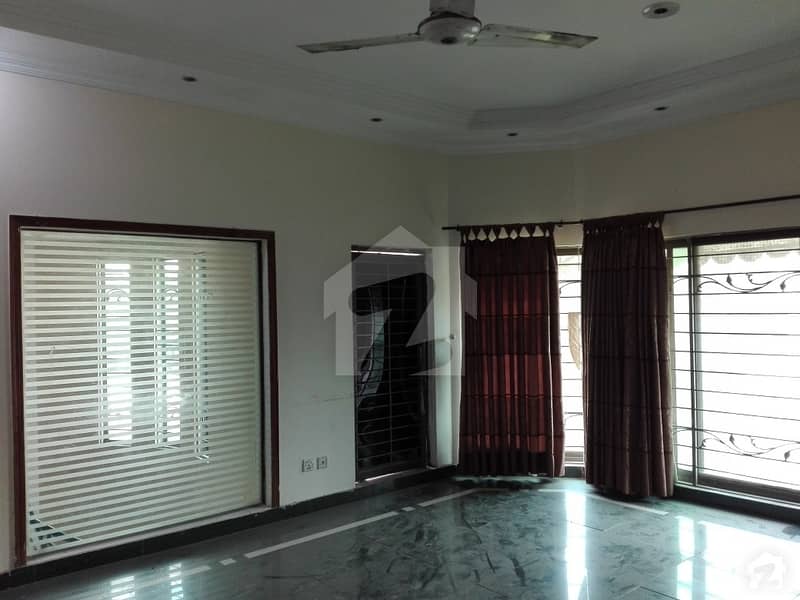 This Readily Available 1 Kanal House In Wapda Town Phase 1 Can Be Yours!