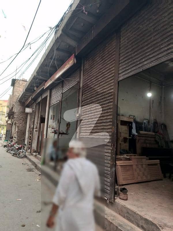 صادق آباد راولپنڈی میں 8 مرلہ عمارت 2.2 کروڑ میں برائے فروخت۔