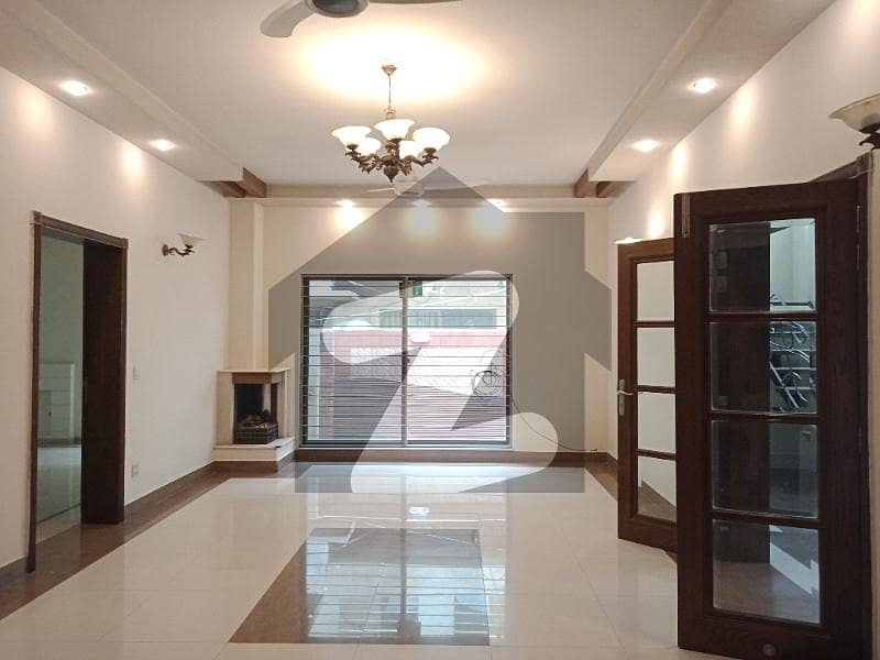 ONE KANAL BEAUTIFULL UPPER PORTION FOR RENT IN DHA PHASE 4