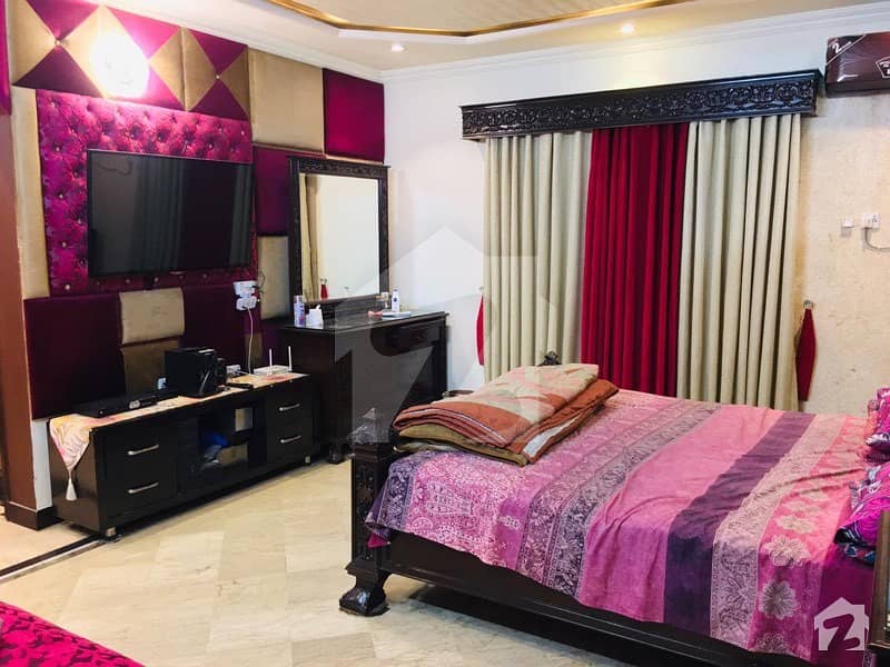 ماڈل ٹاؤن ۔ بلاک ایم ماڈل ٹاؤن لاہور میں 4 کمروں کا 10 مرلہ مکان 2.8 کروڑ میں برائے فروخت۔