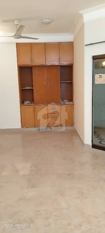 Beautiful Apartment Available For Rent In F-11 Beautiful Apartment Available For Rent In F-11