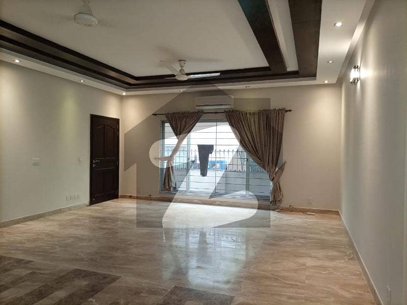 1 kanal newly full house available for rent in DHA phase 3