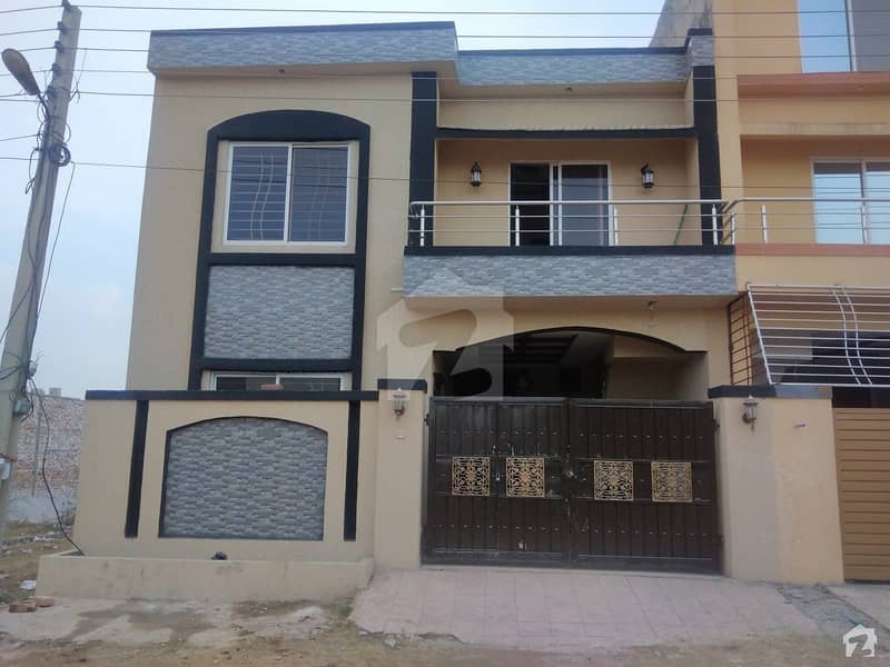 Best House Available In Rs 8,500,000 In A Prominent Location