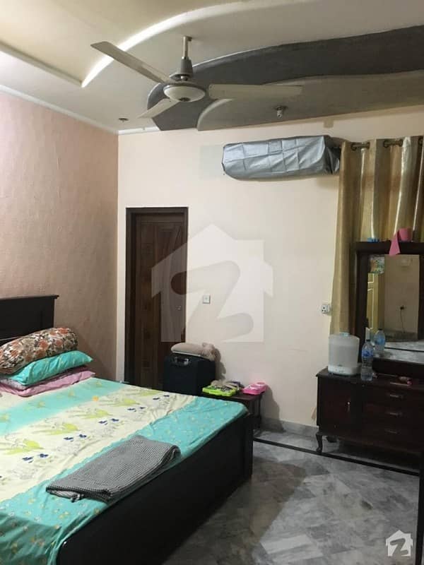 جوہر ٹاؤن فیز 2 - بلاک آر1 جوہر ٹاؤن فیز 2 جوہر ٹاؤن لاہور میں 4 کمروں کا 5 مرلہ مکان 1.45 کروڑ میں برائے فروخت۔