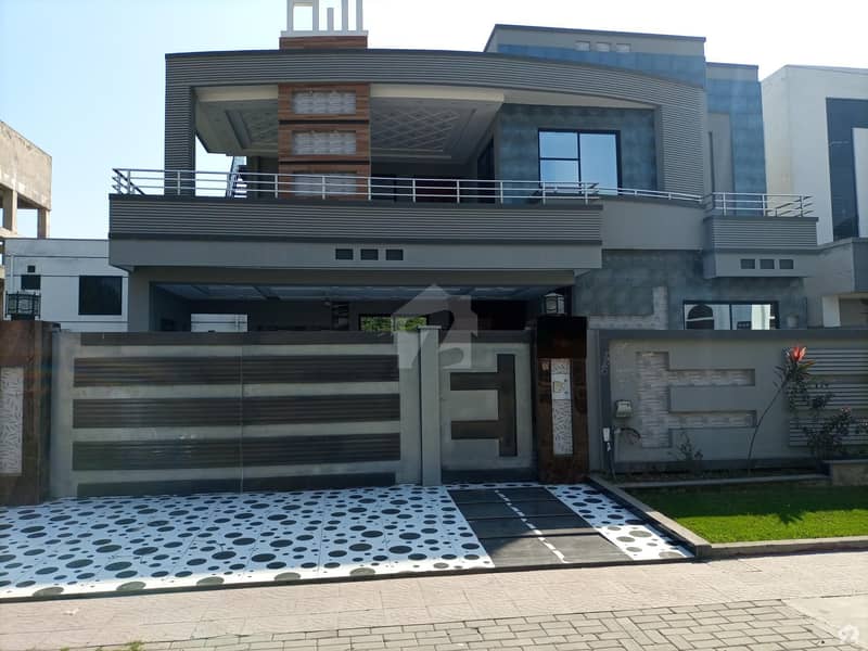 House For Rs 45,000,000 Available In