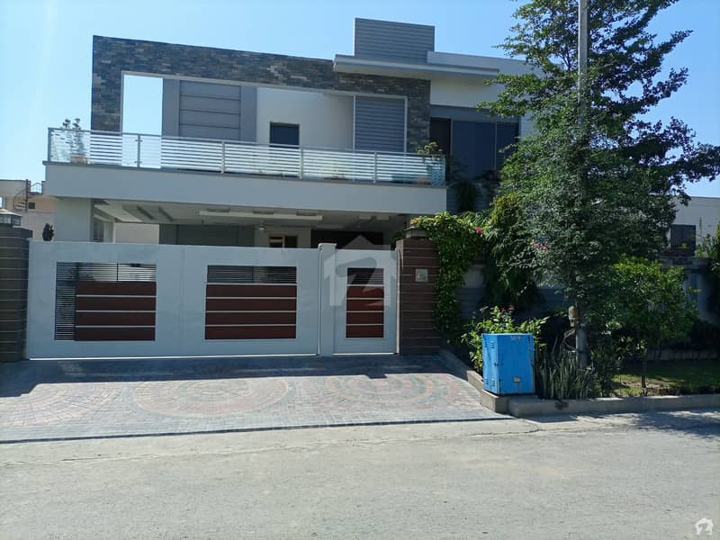 1 Kanal House For Sale Available In