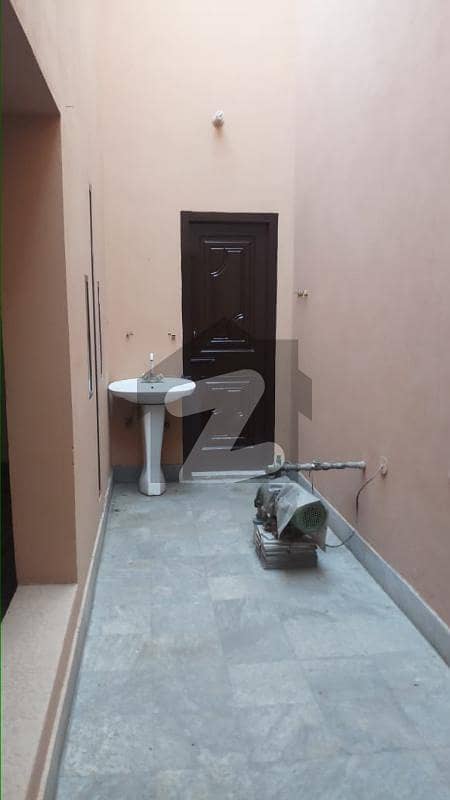 عبداللہ سٹی فیصل آباد میں 2 کمروں کا 10 مرلہ مکان 1.55 کروڑ میں برائے فروخت۔