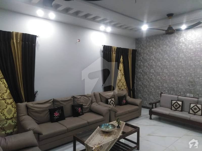 خیابانِ گارڈنز فیصل آباد میں 5 کمروں کا 17 مرلہ مکان 4 کروڑ میں برائے فروخت۔