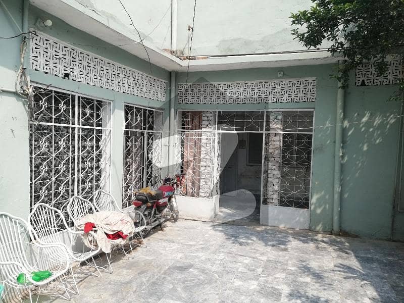 6 Marla House For Sale On University Road At Near To Main Road