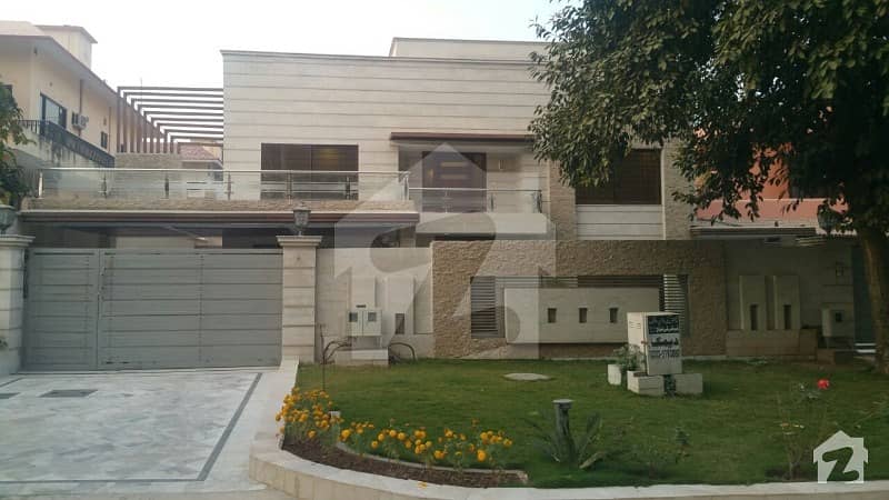 New Luxury Triple Storey House Available For Rent In F-11