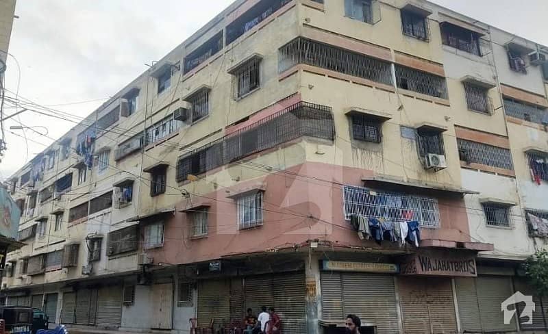 ناظم آباد 4 - بلاک سی ناظم آباد 4 ناظم آباد کراچی میں 2 کمروں کا 4 مرلہ فلیٹ 62 لاکھ میں برائے فروخت۔