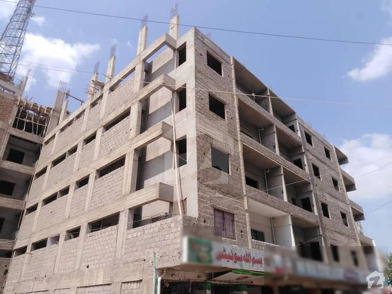 1400 sq feet Flat for sale Available at Latifabad no 5 Sapna palaza Opposite Arif Builders Office Hyderabad