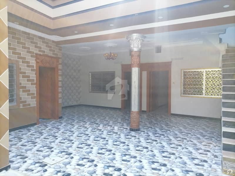 کینال روڈ پشاور میں 5 کمروں کا 10 مرلہ مکان 1.1 کروڑ میں برائے فروخت۔