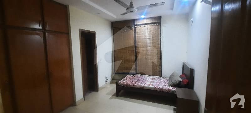 پیراگون سٹی لاہور میں 1 کمرے کا 4 مرلہ کمرہ 14 ہزار میں کرایہ پر دستیاب ہے۔
