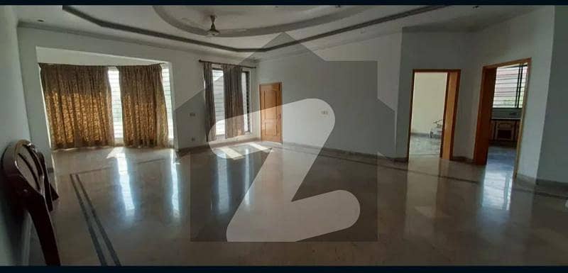 2 Kanal Upper Portion Available For Rent With Servant Quarter