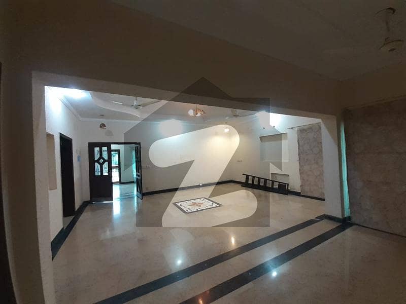 One Kanal Lower Portion For Rent In Dha Lahore