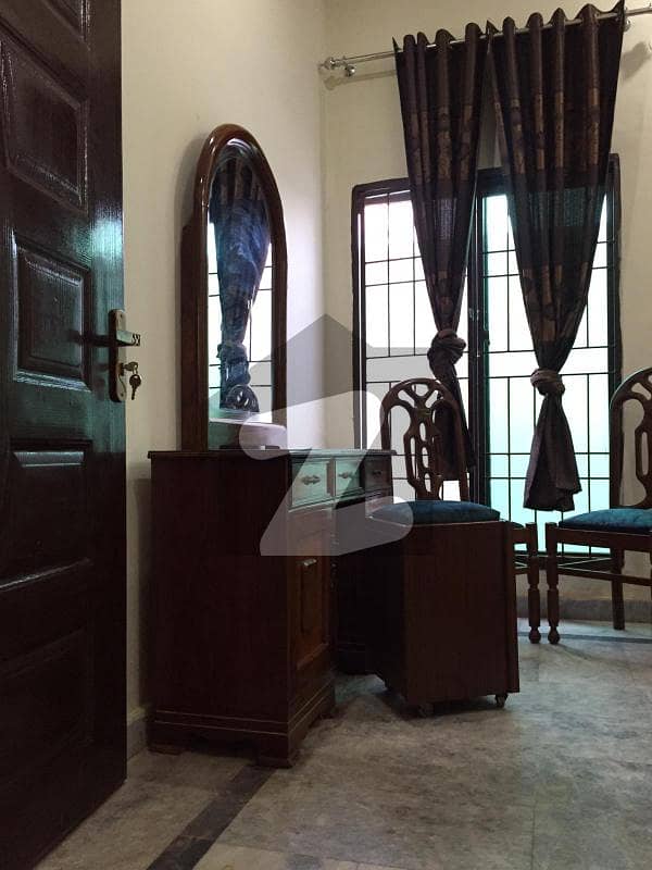 ایس جی گارڈن بیدیاں روڈ لاہور میں 3 کمروں کا 3 مرلہ مکان 20 ہزار میں کرایہ پر دستیاب ہے۔